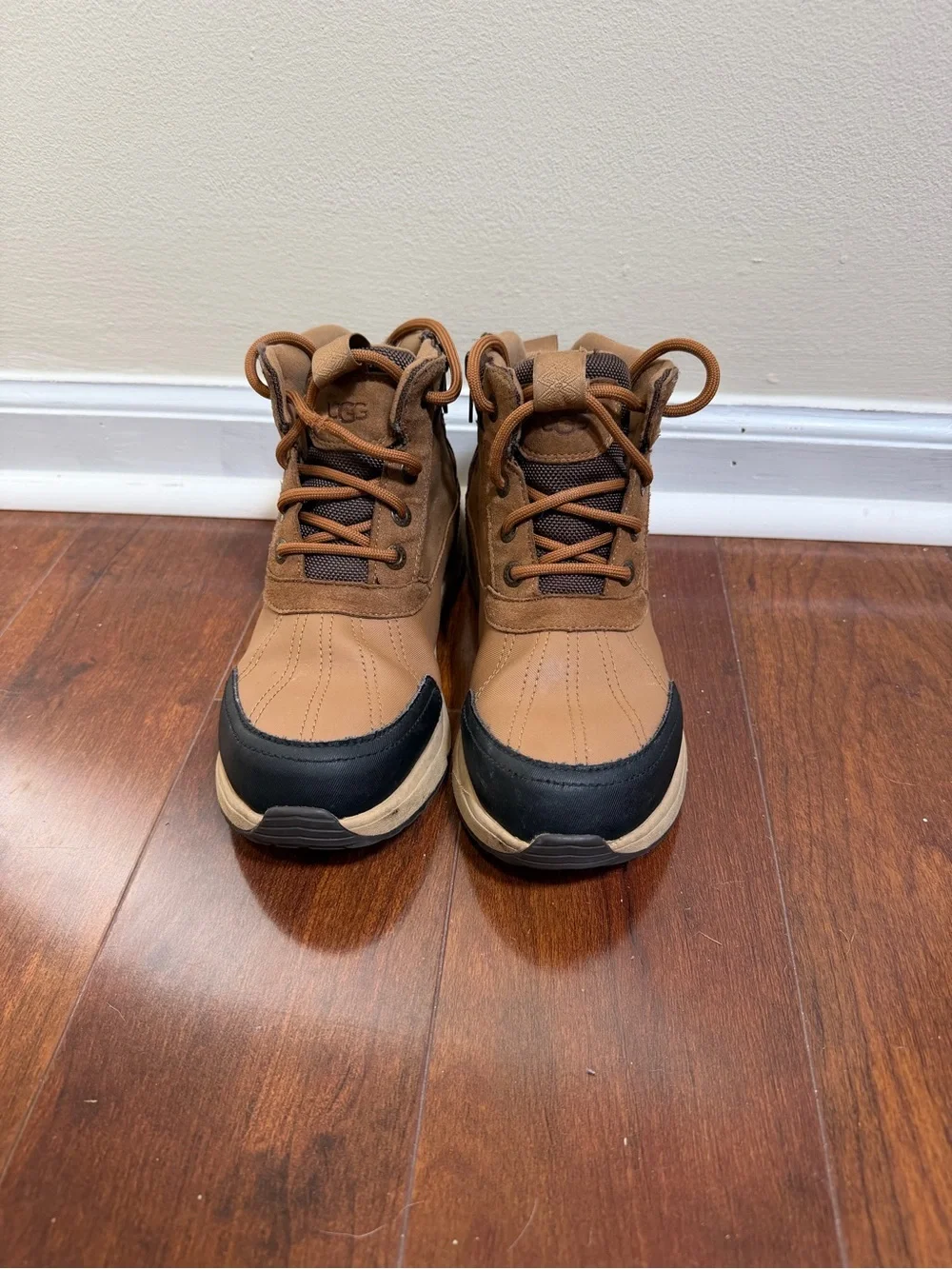 UGG Brown and Black Women's Winter Lace-Up Boots